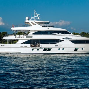 Gulf Craft Majesty 110