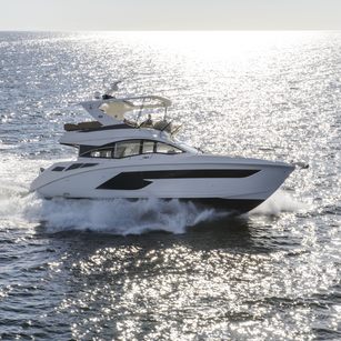 Sea Ray Fly 520