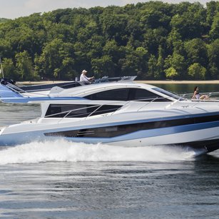 Galeon 550 Fly