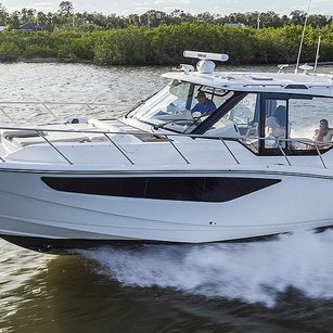 Boston Whaler 405 Conquest