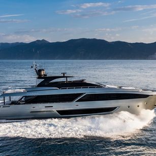 Riva 110' Dolcevita