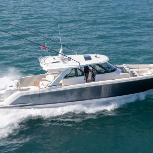 Tiara Yachts 48 LS