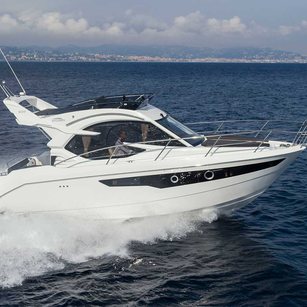 Galeon 300 Fly