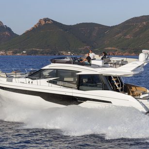 Galeon 500 Fly