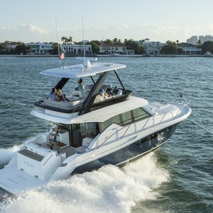 Tiara F44 Flybridge