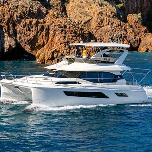 Aquila 44 Yacht