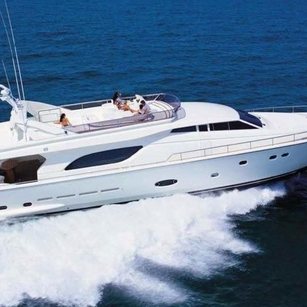 Ferretti 810