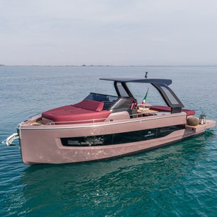 Cranchi A32 Luxury Tender  T-Top