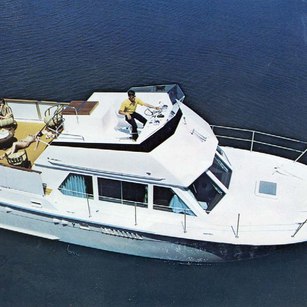 Hatteras 38 Flybridge Double Cabin