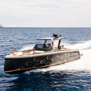 Vanquish VQ40 Sports Line