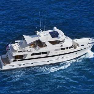Outer Reef 820 Cockpit Motoryacht