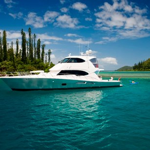 Riviera 75 Enclosed Flybridge