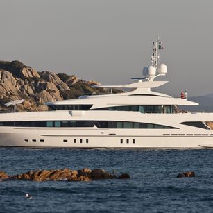 Heesen 5000