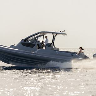 Ranieri International Cayman 37.0 Hard Top