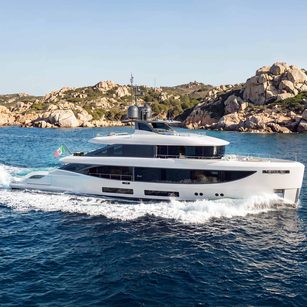 Benetti Oasis 36M