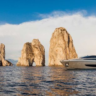 Riva 122' Mythos