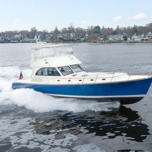 Hinckley Yachts Talaria 55 MKII Flybridge