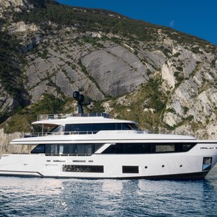 Custom Line Navetta 30