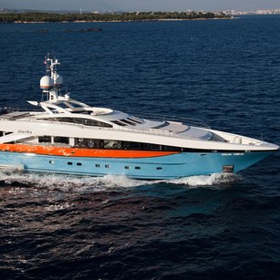 Heesen 3700