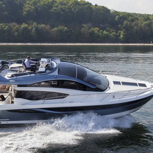 Galeon 430 Skydeck