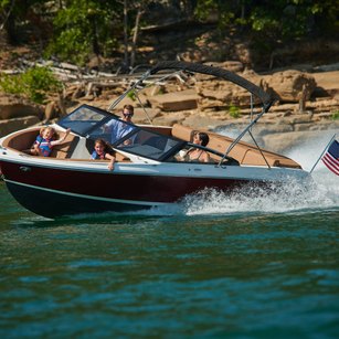 Cobalt Boats CS22