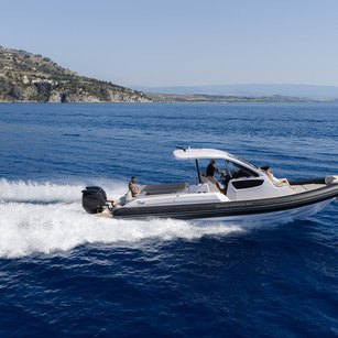 Ranieri International Cayman 41.0 Hard Top