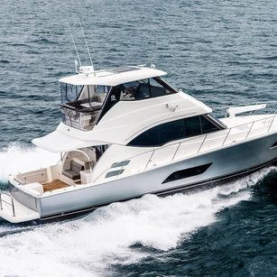 Riviera 54 Enclosed Flybridge