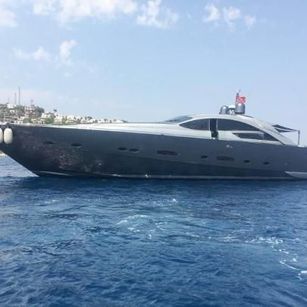Pershing 88