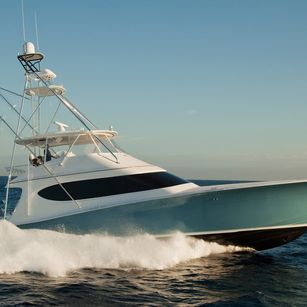 Hatteras GT70