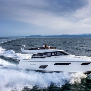 Ferretti 450