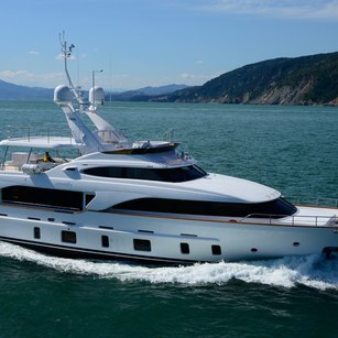 Benetti Tradition 105'