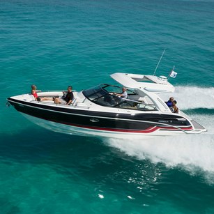 Formula 330 Crossover Bowrider