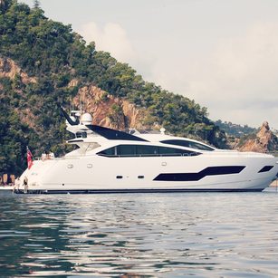 Sunseeker 101 Sport Yacht