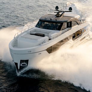 Ocean Alexander 28R Enclosed