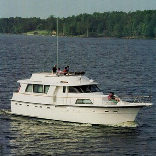 Hatteras 53 Extended Deckhouse