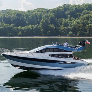 Galeon 430 Skydeck