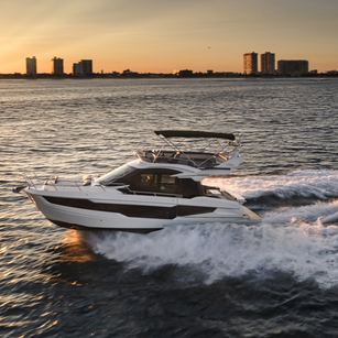 Galeon 400 Fly