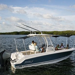 Boston Whaler 230 Outrage