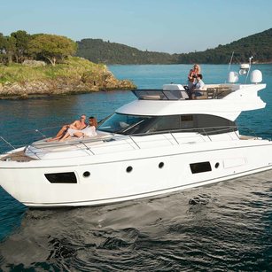 Bavaria Virtess 420 Fly