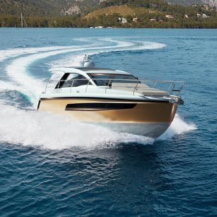 Sealine S335