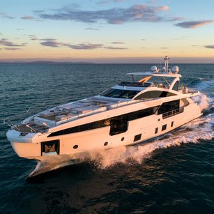 Azimut Grande 32M