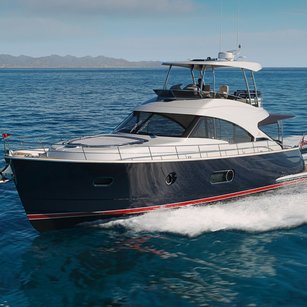 Riviera Belize 55 Daybridge