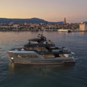 Bering Yachts Bering 88