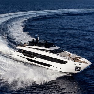 Ferretti 1000 Skydeck