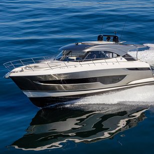 Riviera 4600 Sport Yacht Platinum Edition