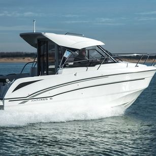 Beneteau Yachts Antares 6