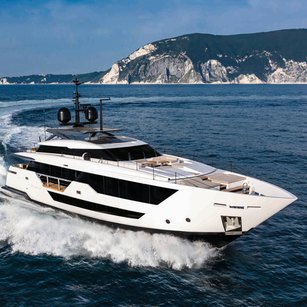 Custom Line Navetta 37