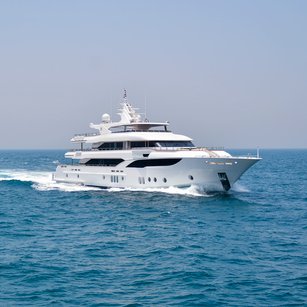 Gulf Craft Majesty 155