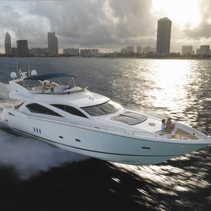 Sunseeker 82 Yacht