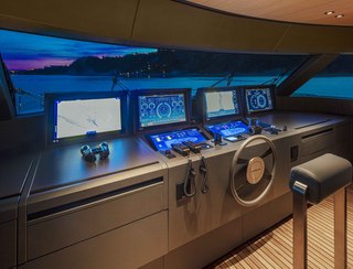 Custom Line Navetta 30  Mk2, Helm Station